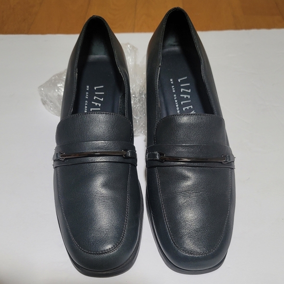 Liz Claiborne Navy Women's Loafers - Picture 12 of 15